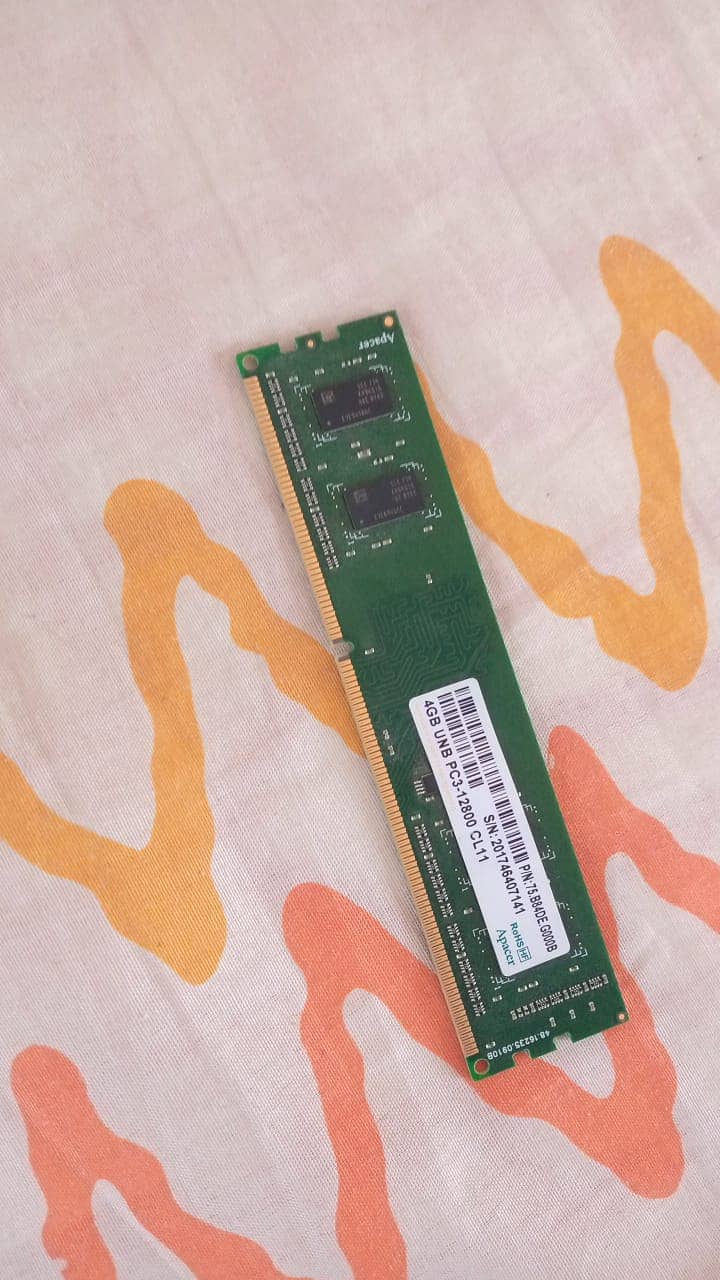 4GB Ram (2 Sticks) 3