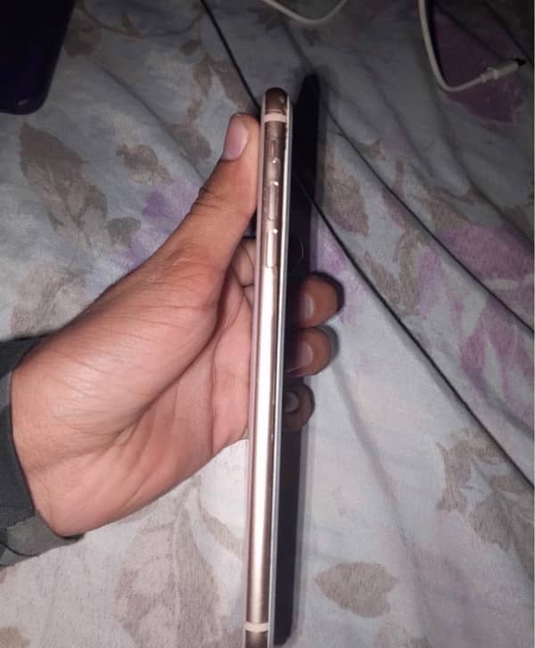 iphone 8Plus 64gb rose gold Zong pta approved 0