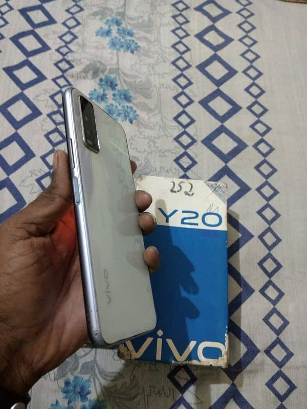 vivo y20 for sale non pta 4/64 Hy Dubai se aiya Hy 3