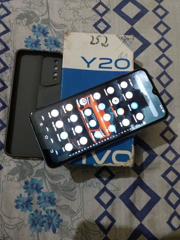 vivo y20 for sale non pta 4/64 Hy Dubai se aiya Hy 6