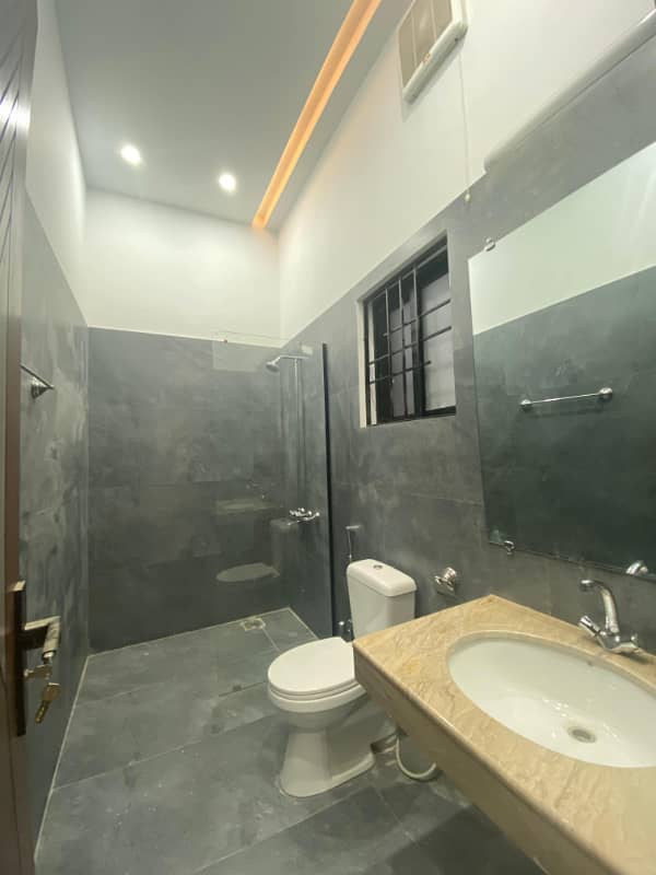 LUTLO 9.5 Marla Fully Designer House For Sale In Investor Price 31