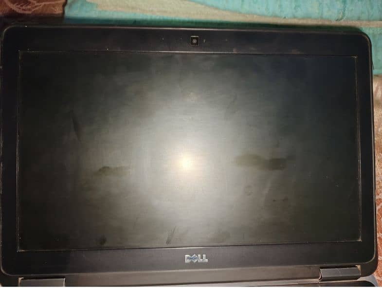 DELL LATITUDE E7240 1