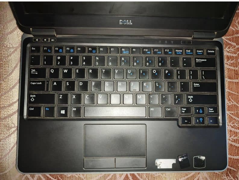 DELL LATITUDE E7240 2