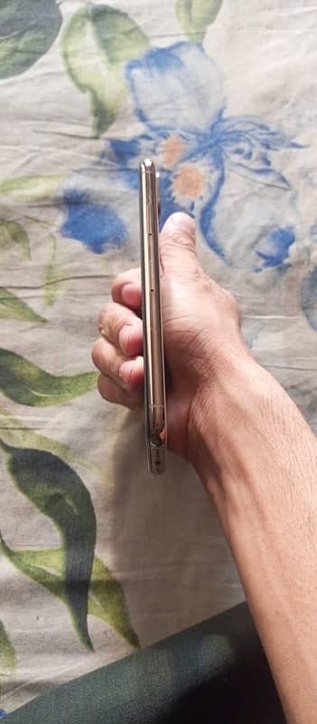 selling my iphone xs non pta clean set price kam hojaige 5