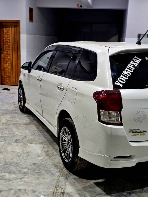 Toyota Corolla Fielder 2013 4