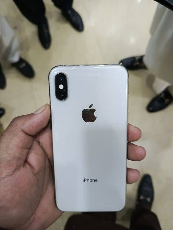 iPhone XS 256 all ok non PTA price 50000 hai raabta number 03074226918 1