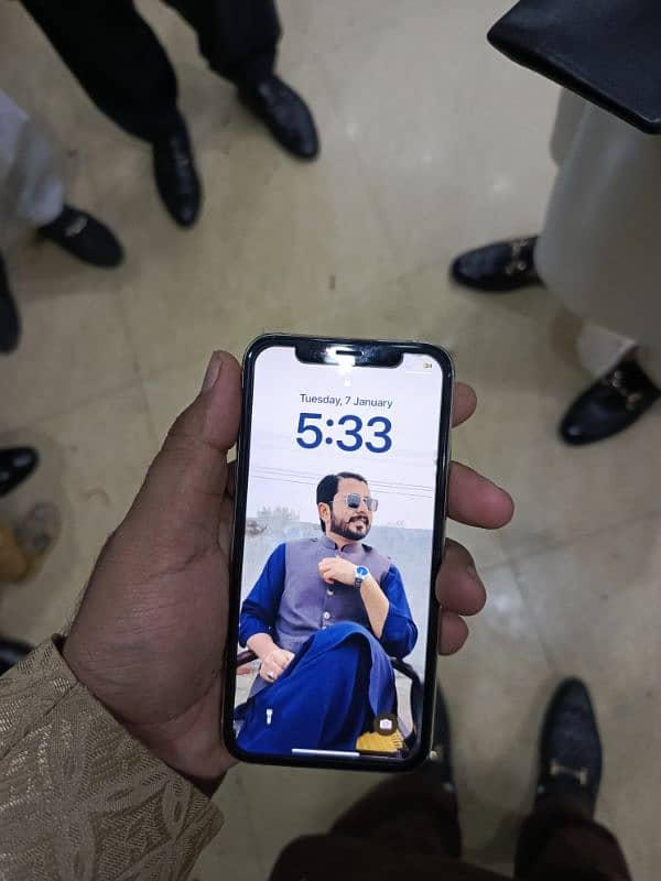 iPhone XS 256 all ok non PTA price 50000 hai raabta number 03074226918 6