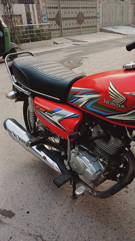 Honda CG 125 (2023 MODEL) FOR SALE IN REASONABLE PRICE 2