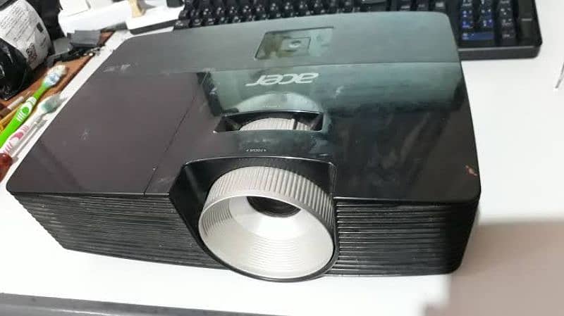 used Projectors branded llll 5