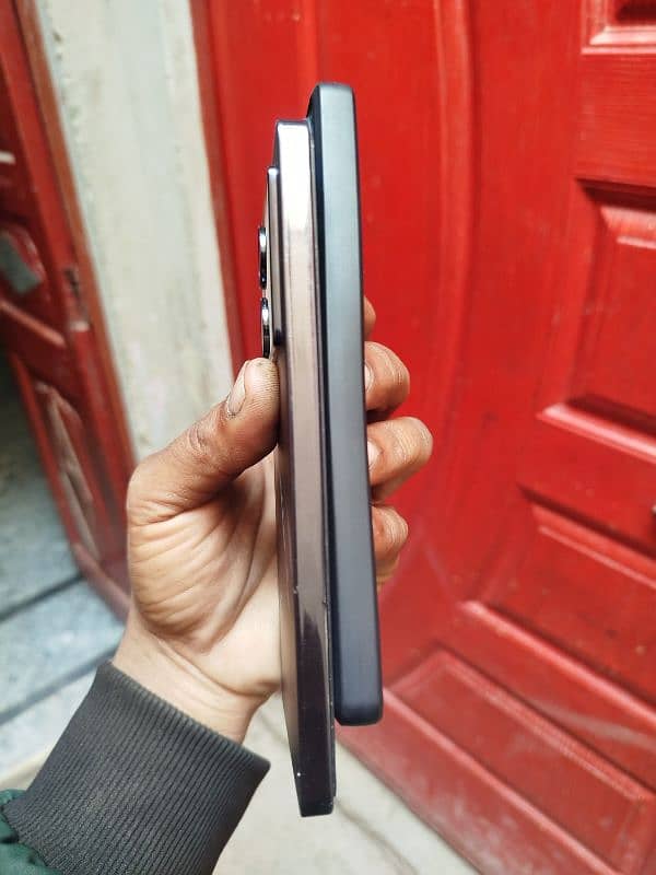 INFINIX NOTE 40.16 256GB. back crack 1