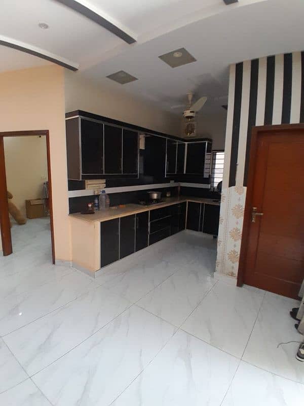 Spacious house for rent in Wapda town Lahore Phase 1. 12