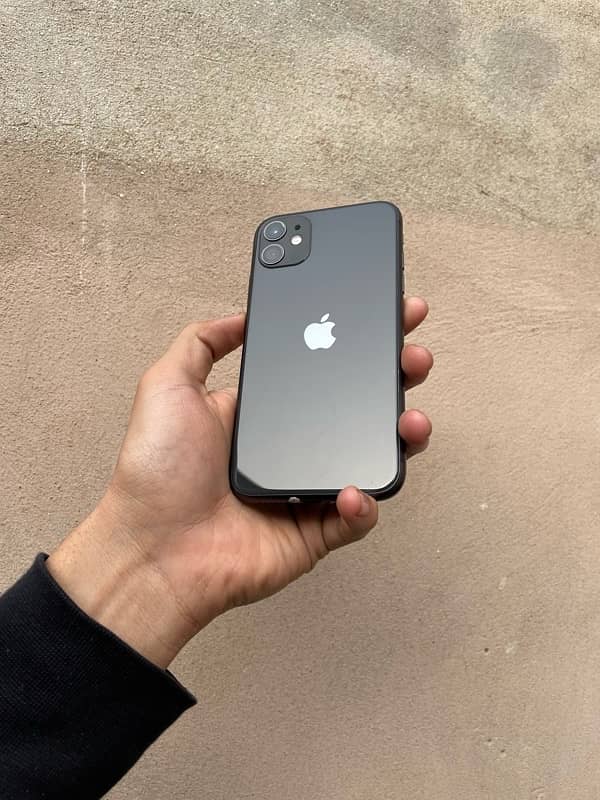 iPhone 11 (PTA Approved) 128 GB 10/10 condition 0