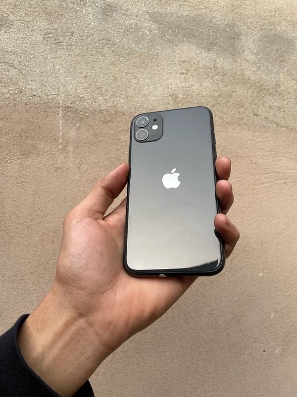 iPhone 11 (PTA Approved) 128 GB 10/10 condition 4