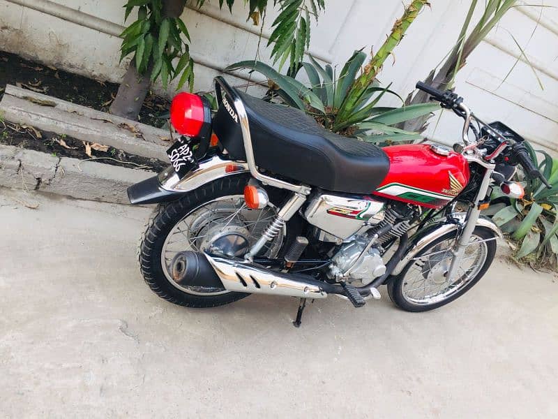 Honda CG 125 self Start 2023 model 10