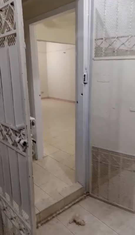 Apartment for rent at bahdurabad behind tooso restaurant adjacent to shaheen family park 4