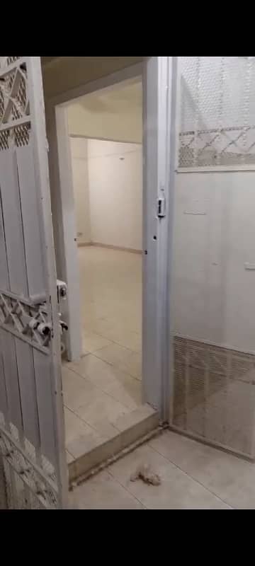 Apartment for rent at bahdurabad behind tooso restaurant adjacent to shaheen family park 5