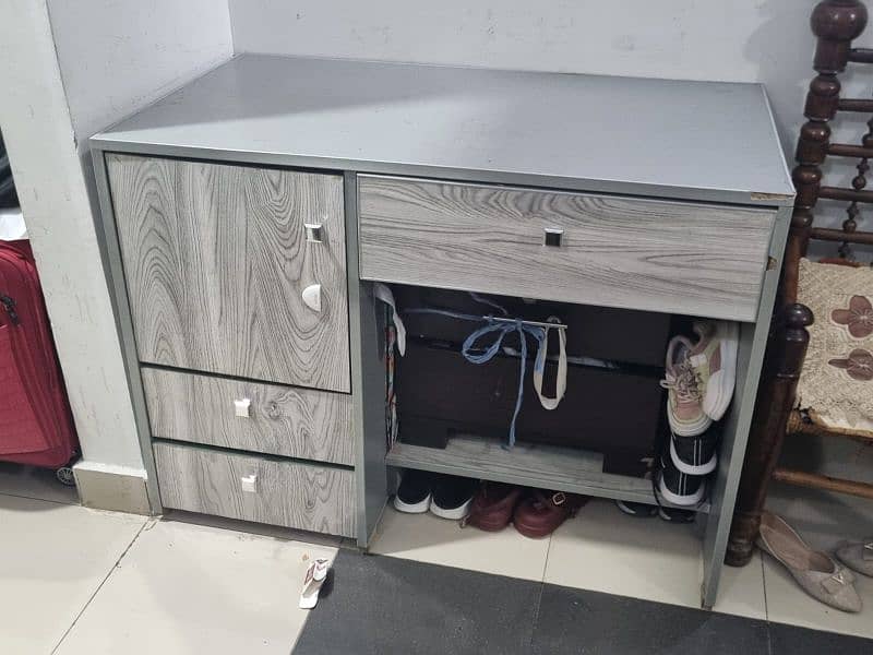 Computer Table for sale. 1