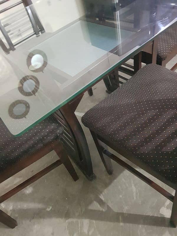 Brand new dinning table with 4 chairs 3