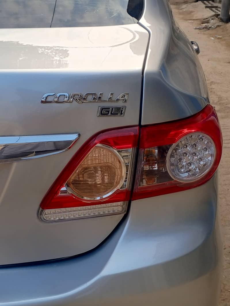 Toyota Corolla GLI 2011 5