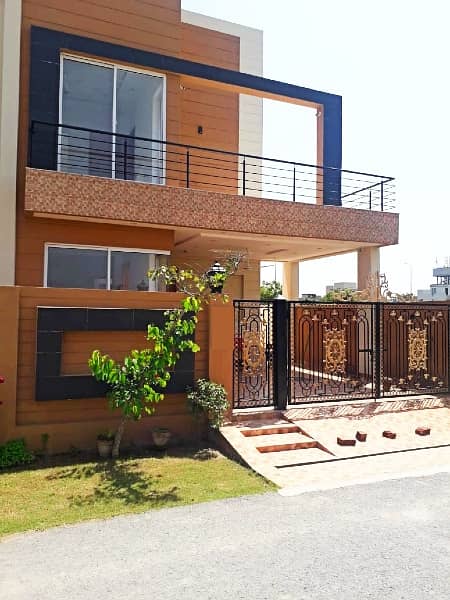 8 Marla Modern House For Sale Back of 120ft Road Near to Commercials & Park Ideal Location 0