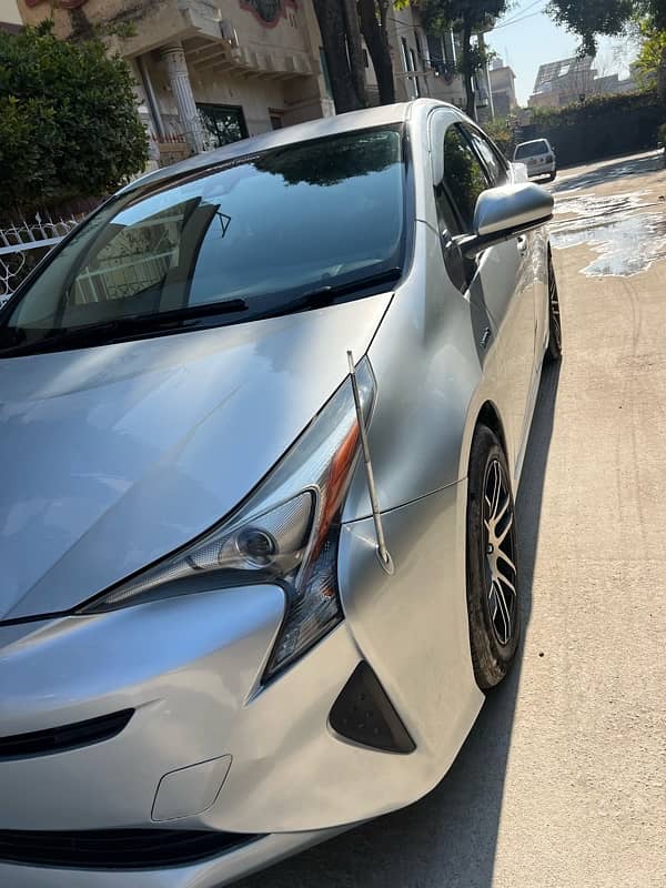 Toyota Prius 2015 1