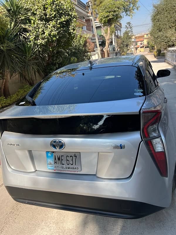 Toyota Prius 2015 4