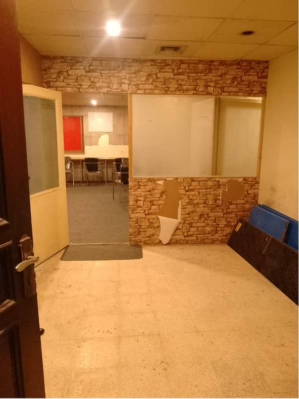 Area 750 Square Feet Office Available For Rent Real Pictures In Main Boulevard Road Gulberg 3 Lahore 5