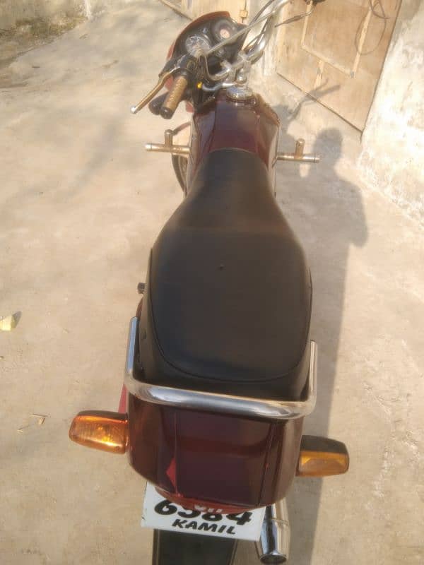 Honda Dream Okara Number 5