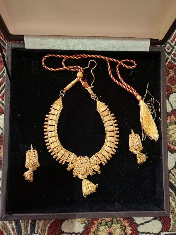 35gram gold set . 720000 1