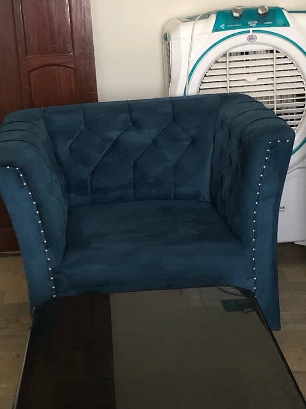 I want to sale 5 seater sofa set 30k 2