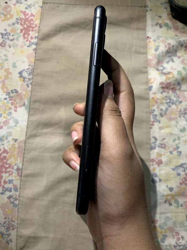 Iphone 11 condition 10/10 64Gb non pta 8