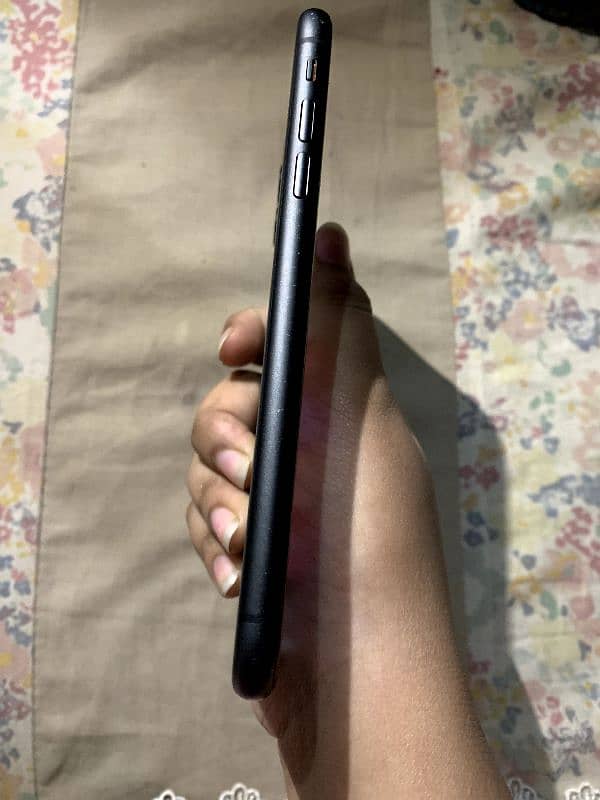 Iphone 11 condition 10/10 64Gb non pta 9