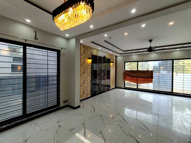 1 Kanal Modern Design Low Price Brand New Luxury Palace FOR RENT 0