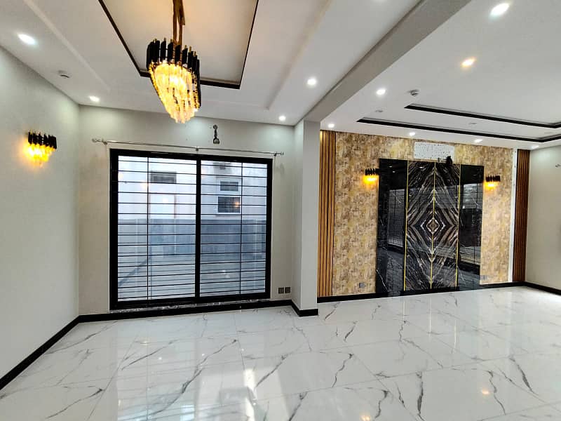 1 Kanal Modern Design Low Price Brand New Luxury Palace FOR RENT 1