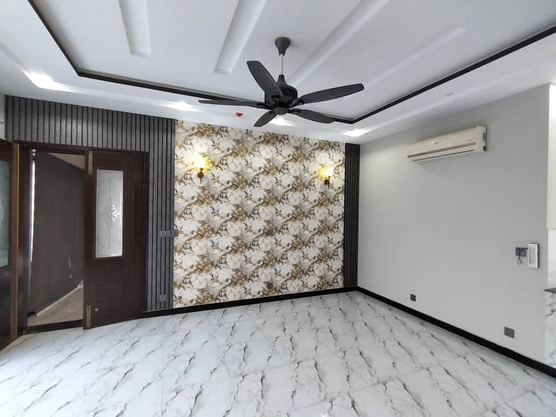 1 Kanal Modern Design Low Price Brand New Luxury Palace FOR RENT 20