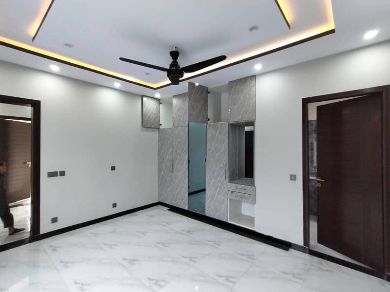 1 Kanal Modern Design Low Price Brand New Luxury Palace FOR RENT 22