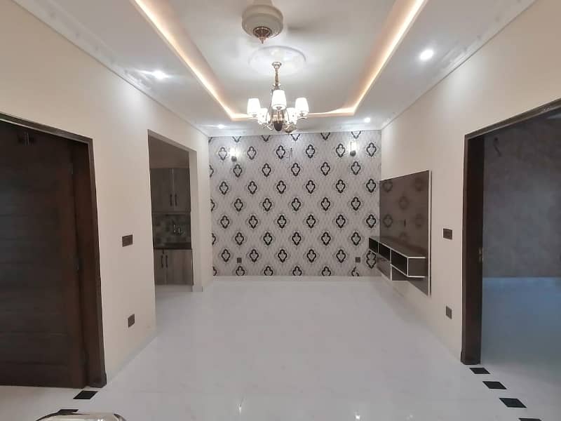 Prime Location House Sized 5 Marla Available In Central Park Housing Scheme 14