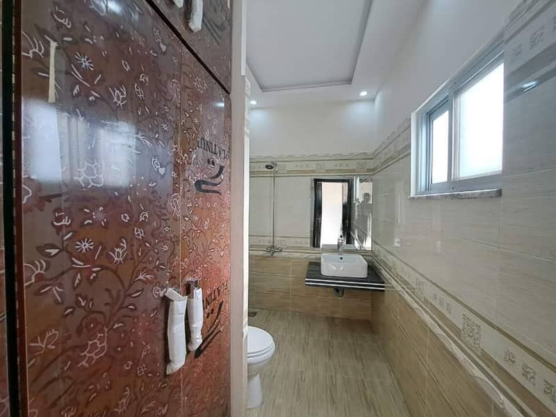 10MARLA TILE MARBLE FLOORING LIKE NEW HOUSE FOR SALE IN ALLAMA IQBAL TOWN 9