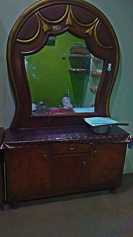 dressing table and showcase 3