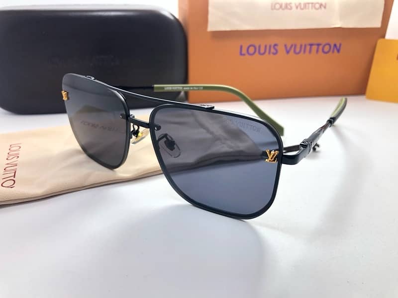 New Branded Fashion Models Sunglasses 2025 High Quality. 8