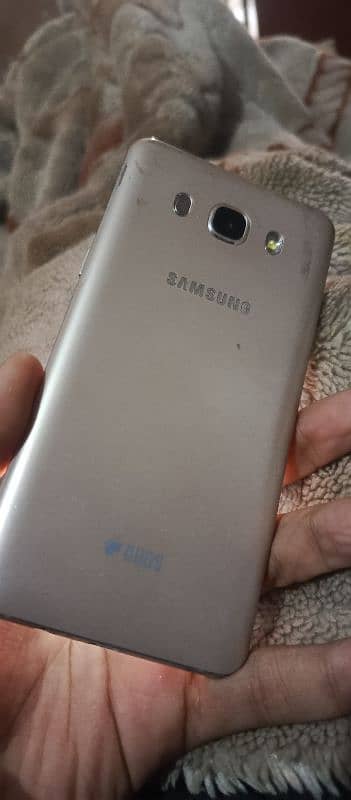 Samsung Galaxy J516 2