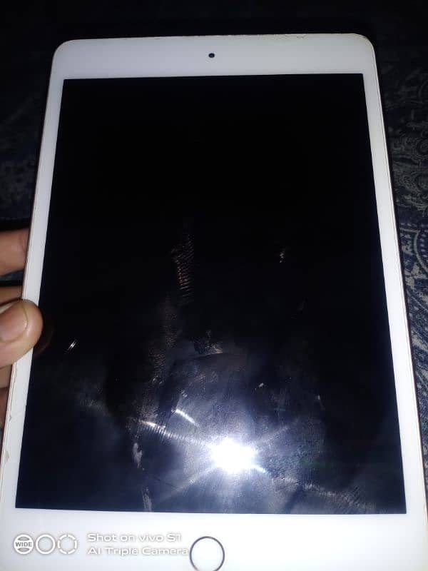 Used IPad Mini 5 for sale. . Price: 55000Fnf. . . . 1