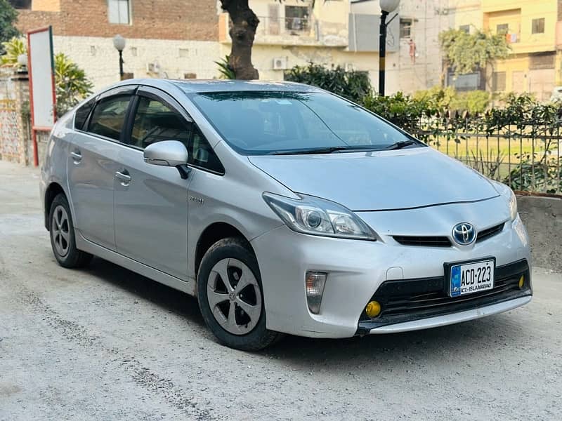 Toyota Prius 2012 1