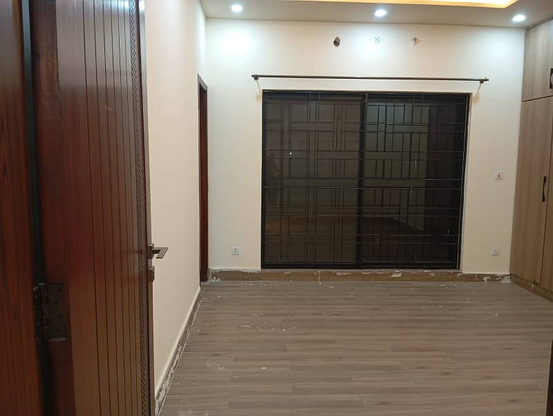 Brand New 10 Marla Upper Portion For Rent in Bahria Town Lahore 4