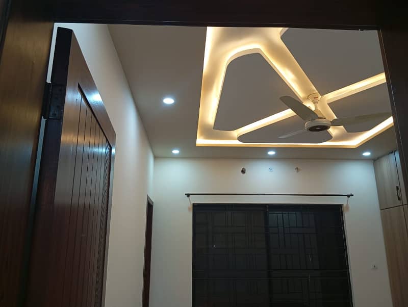 Brand New 10 Marla Upper Portion For Rent in Bahria Town Lahore 6