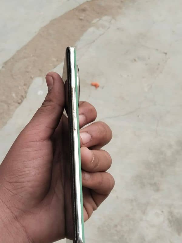 Tecno Spark 20 pro plus 5