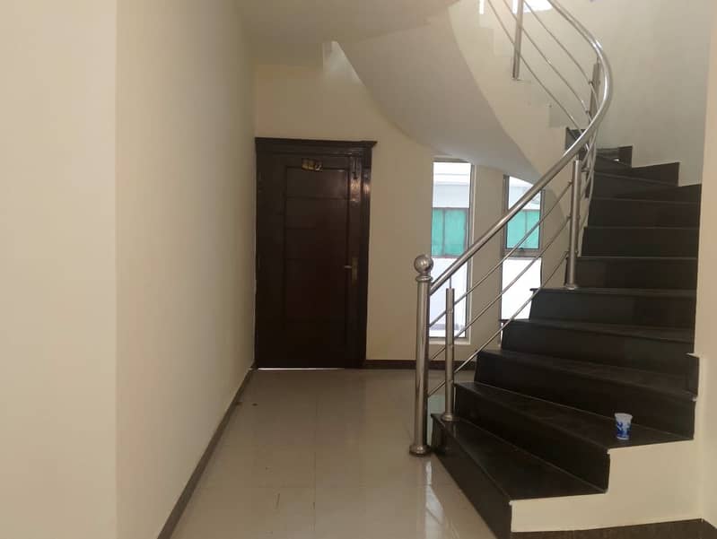 1 kanal luxury beautiful house for rent in bahria phase 3 12