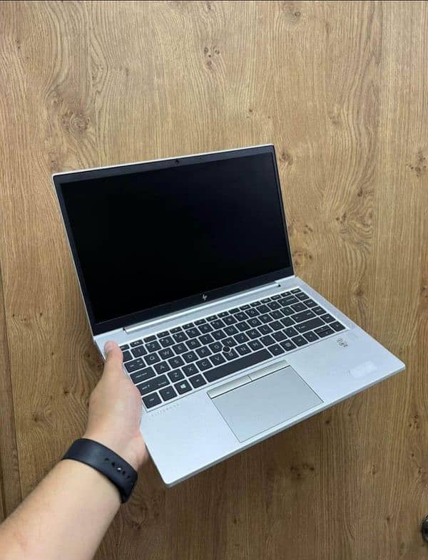 Hp Elitebook 840 g7 i5 10th generation. 4