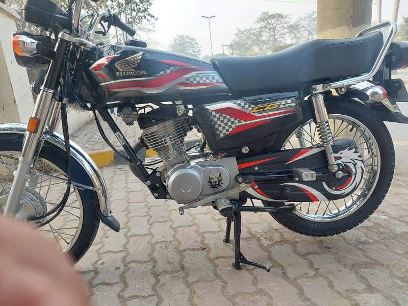 Honda 125 like new slide le yuz  2024modal 1