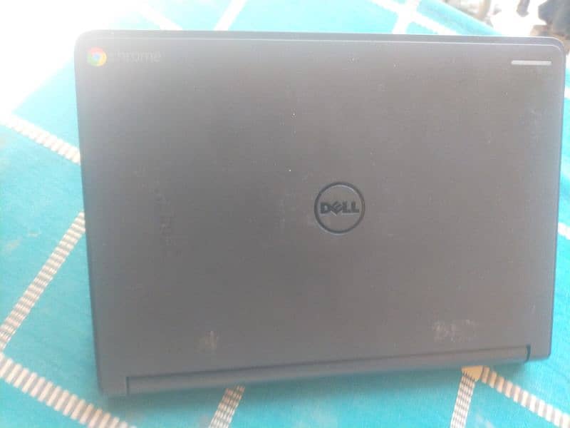 Dell Chromebook ( window 10) 9/10 condition 7+ hours battery timing 2